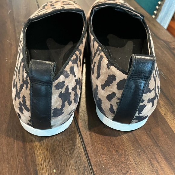 Louise et Cie Leopard Flats - Picture 2 of 3